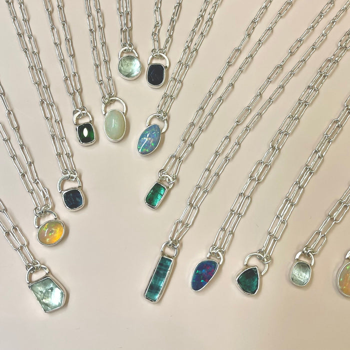 【 4月29日(水)-5月10日(日) 】オンラインショッピングの出荷に関しまして（4月24日付）