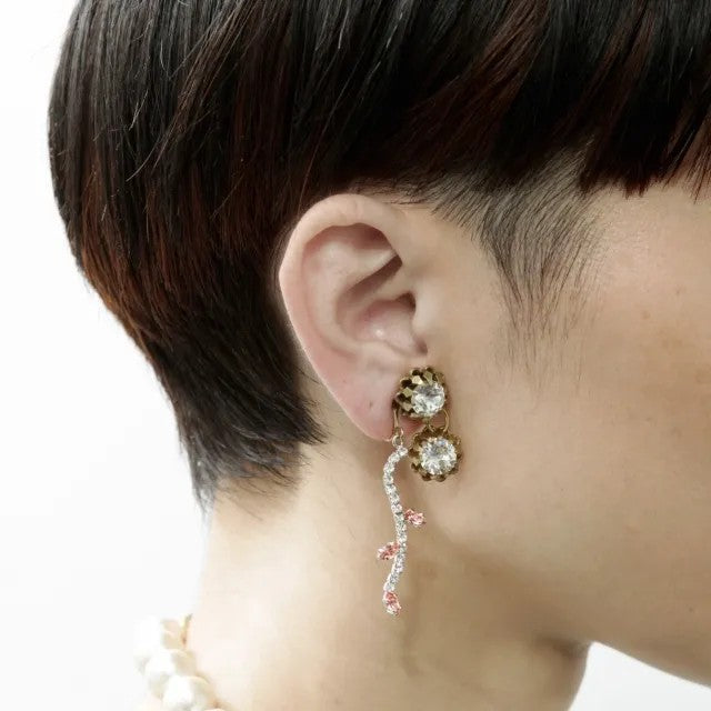 ラインストーンピアス