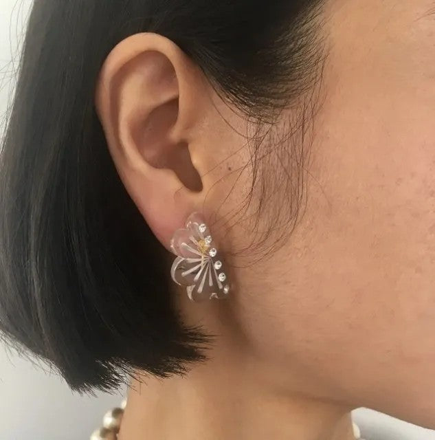樹脂のピアス