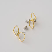 線加工リボンピアス
