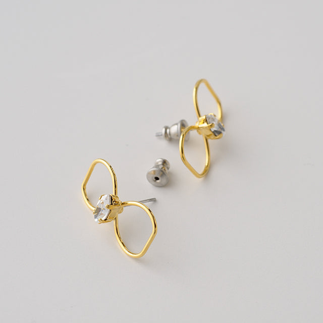 線加工リボンピアス