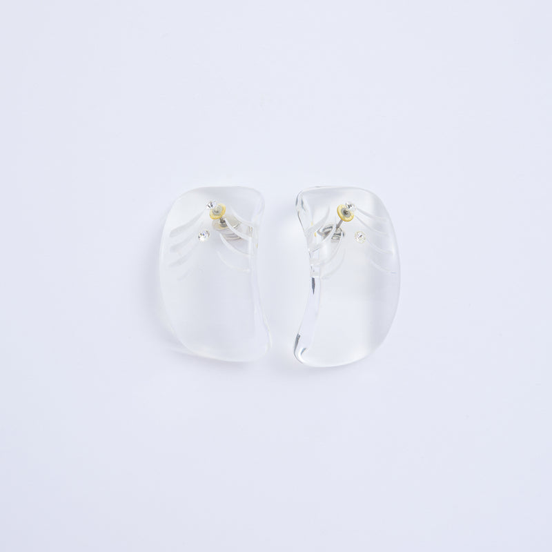 樹脂のピアス
