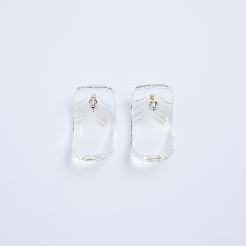 樹脂のピアス