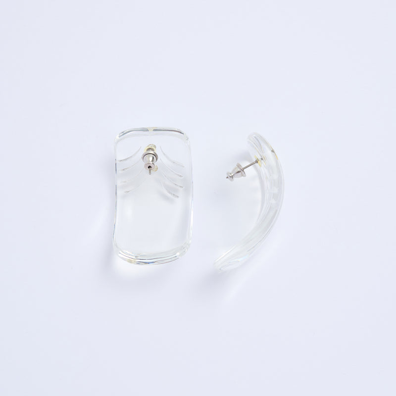 樹脂のピアス