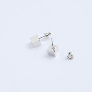 キューブピアス
