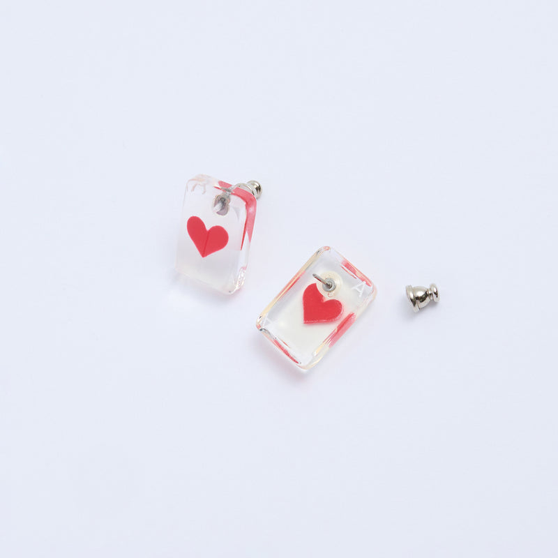 樹脂のピアス
