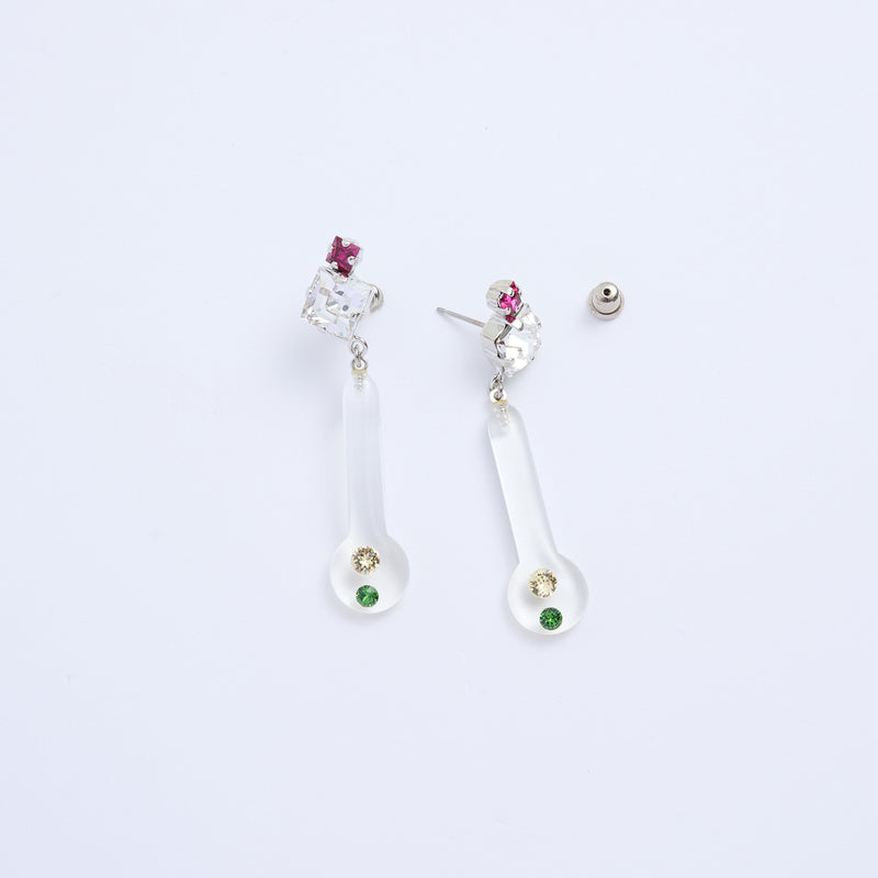 樹脂のピアス