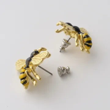 蜂のピアス