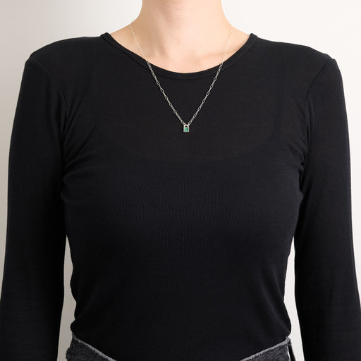 5月誕生石エメラルドのシルバーネックレス