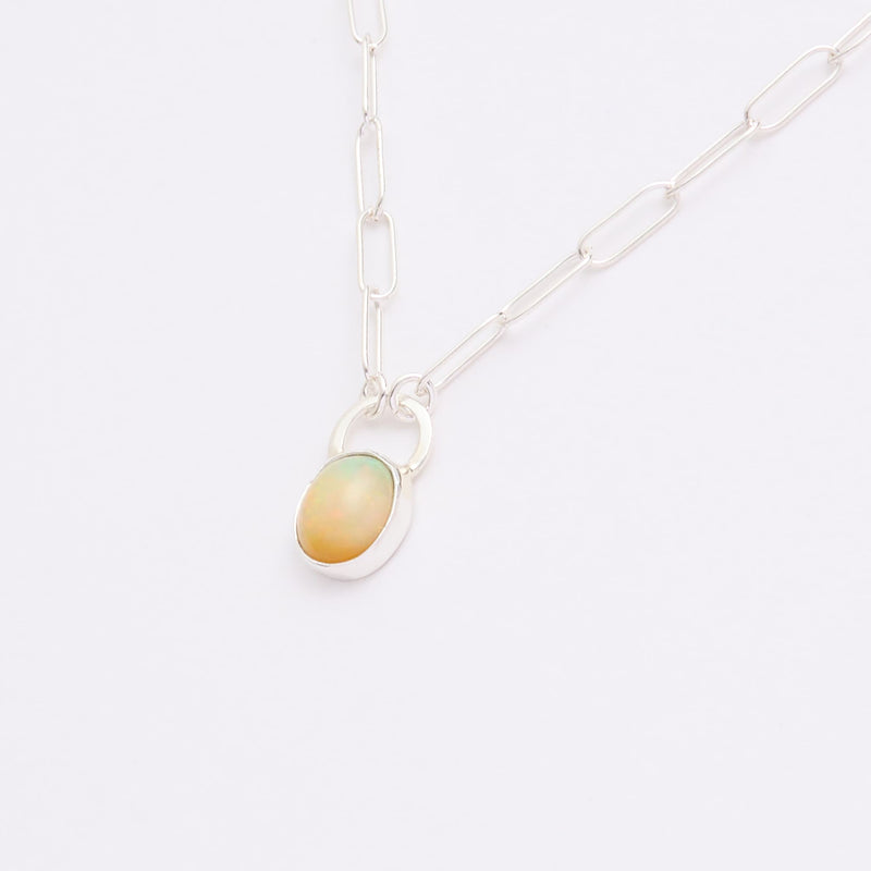10月誕生石オパールのシルバーネックレス