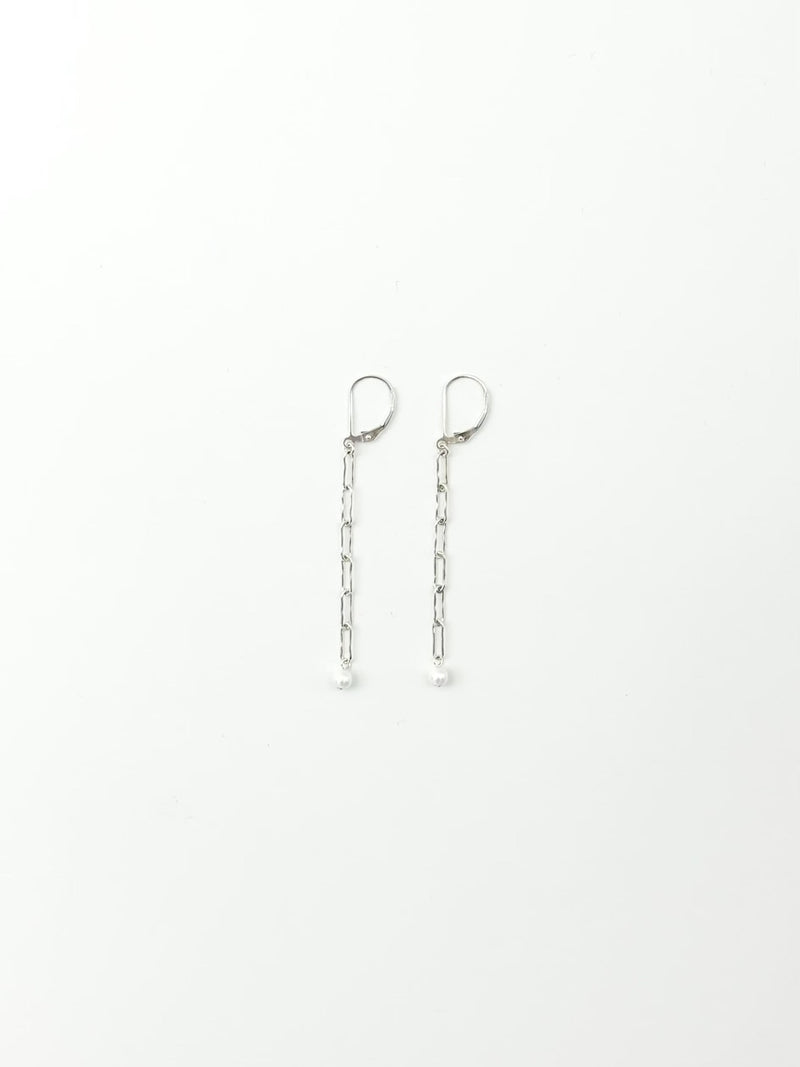 シルバーネックレスとピアス