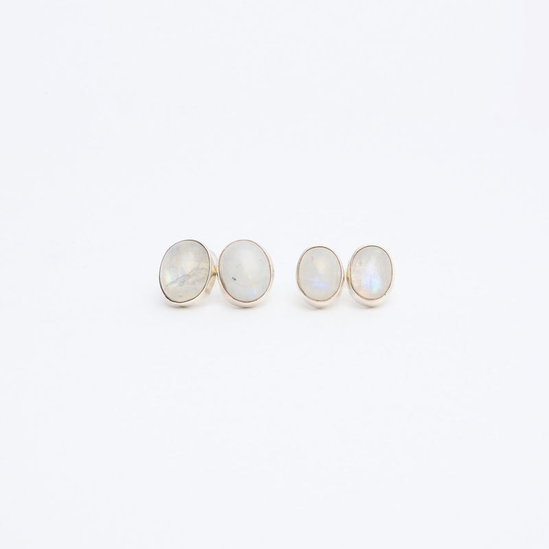 色石のピアス
