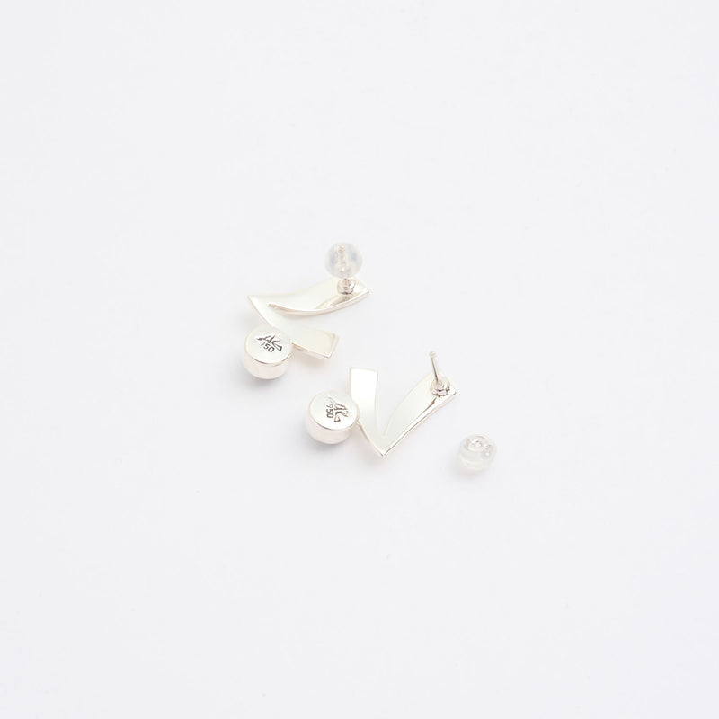 色石のピアス