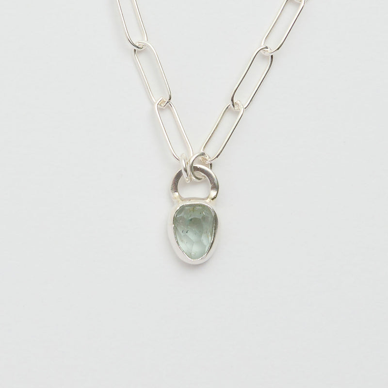 3月誕生石アクアマリンのシルバーネックレス