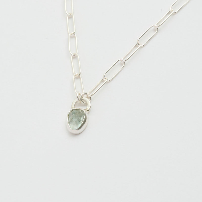 3月誕生石アクアマリンのシルバーネックレス