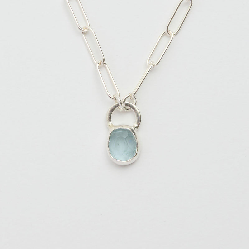 3月誕生石アクアマリンのシルバーネックレス