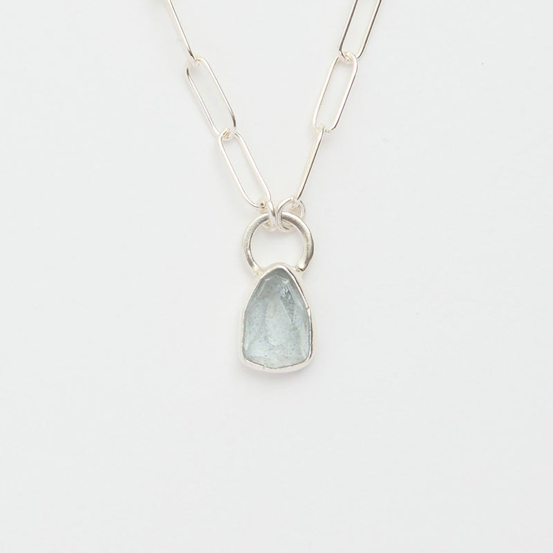 3月誕生石アクアマリンのシルバーネックレス