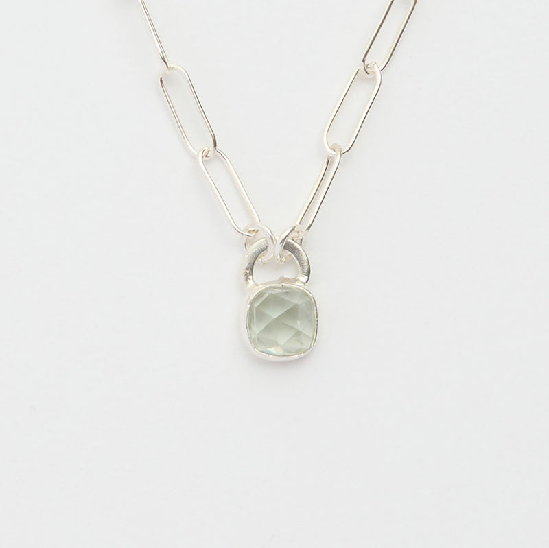 3月誕生石アクアマリンのシルバーネックレス