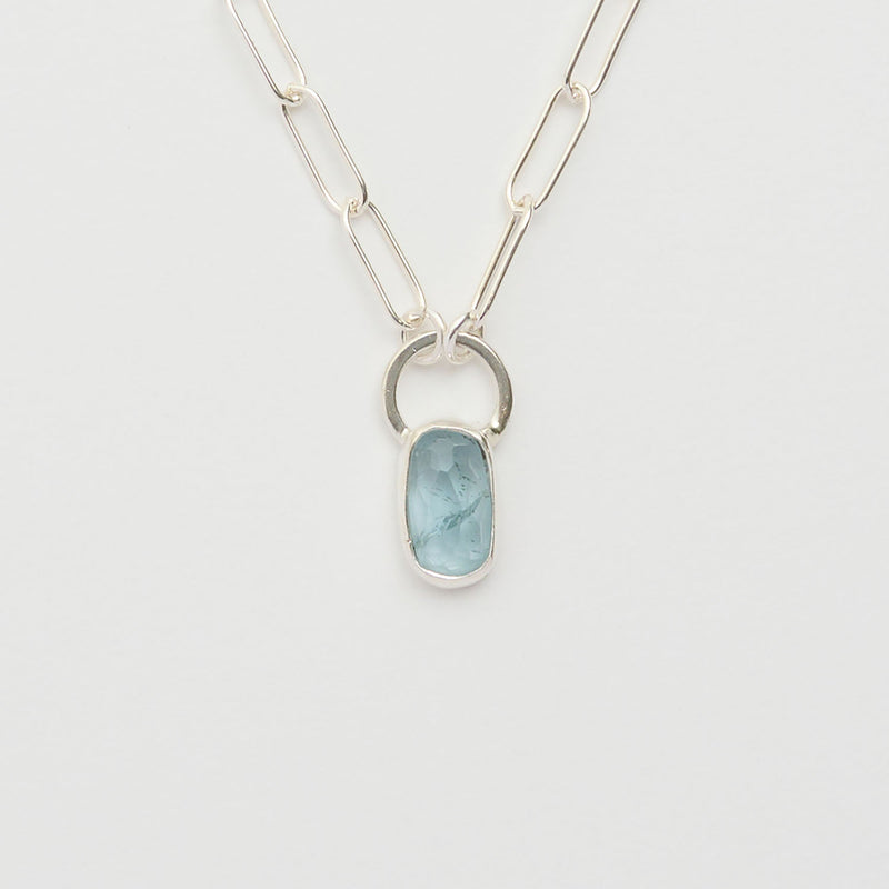 3月誕生石アクアマリンのシルバーネックレス