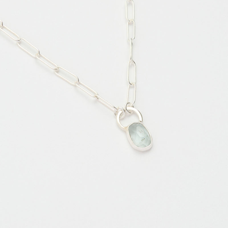 3月誕生石アクアマリンのシルバーネックレス