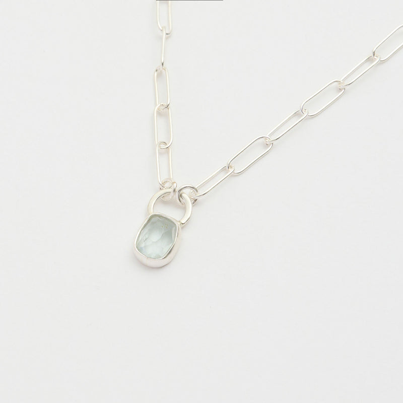 3月誕生石アクアマリンのシルバーネックレス