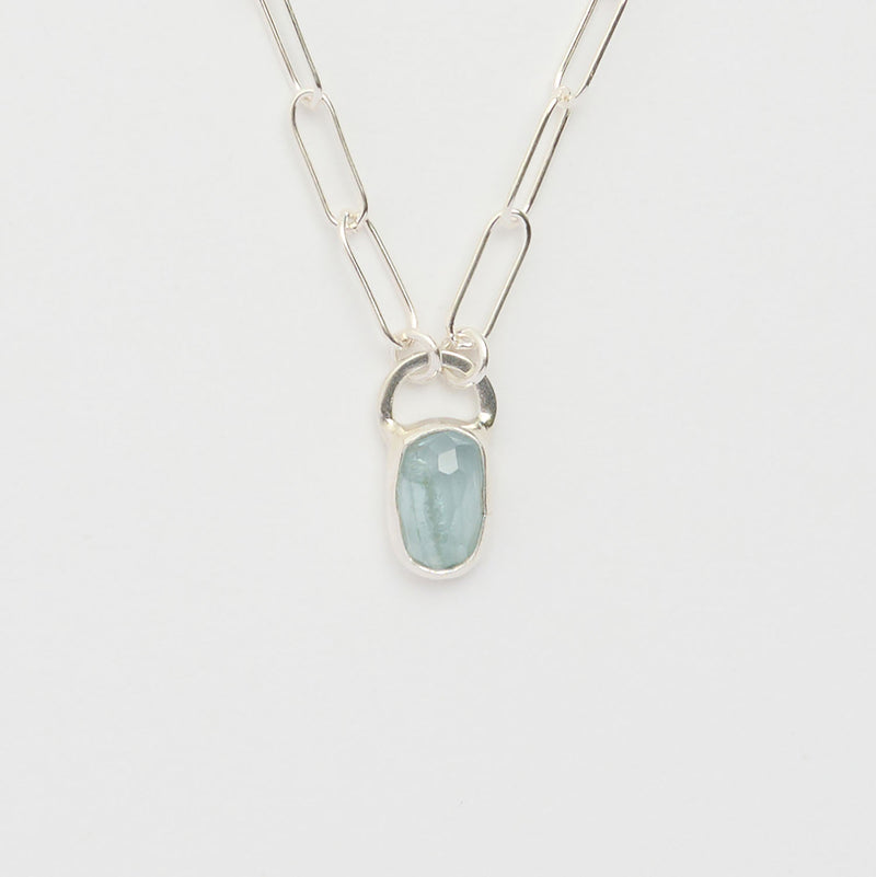 3月誕生石アクアマリンのシルバーネックレス