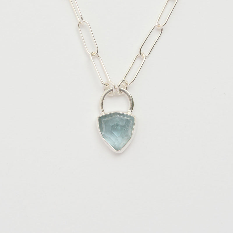 3月誕生石アクアマリンのシルバーネックレス