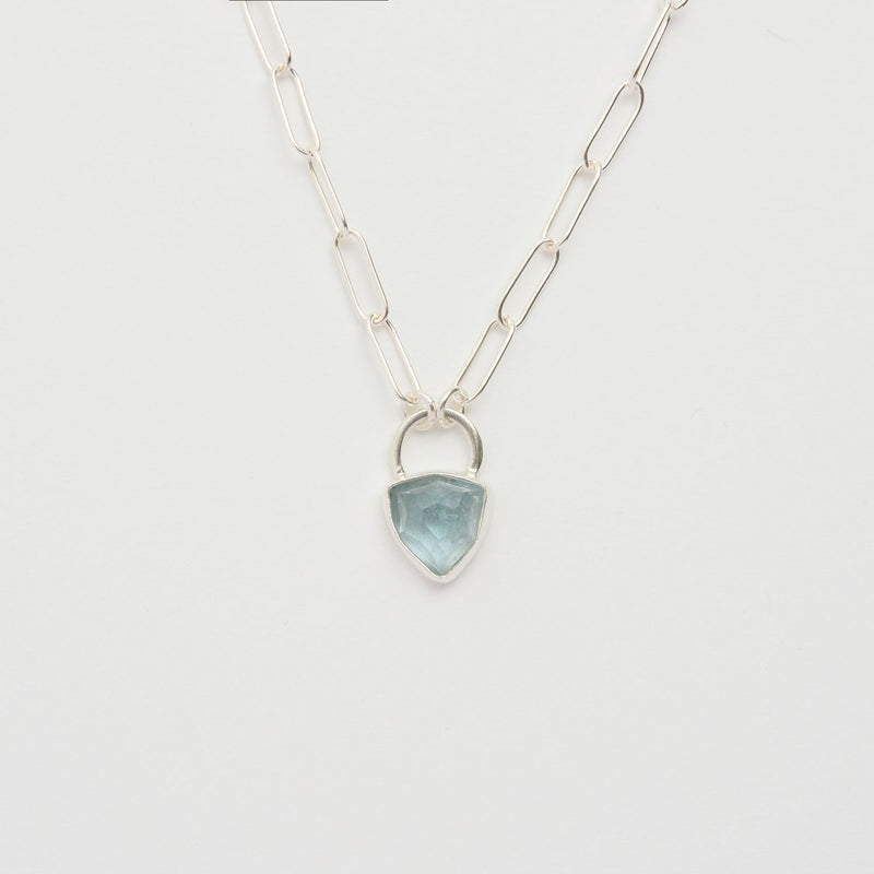 3月誕生石アクアマリンのシルバーネックレス