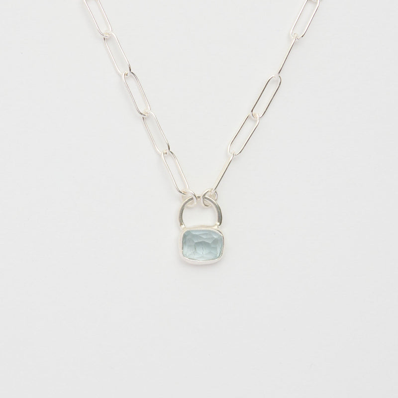 3月誕生石アクアマリンのシルバーネックレス