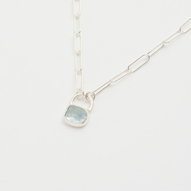 3月誕生石アクアマリンのシルバーネックレス