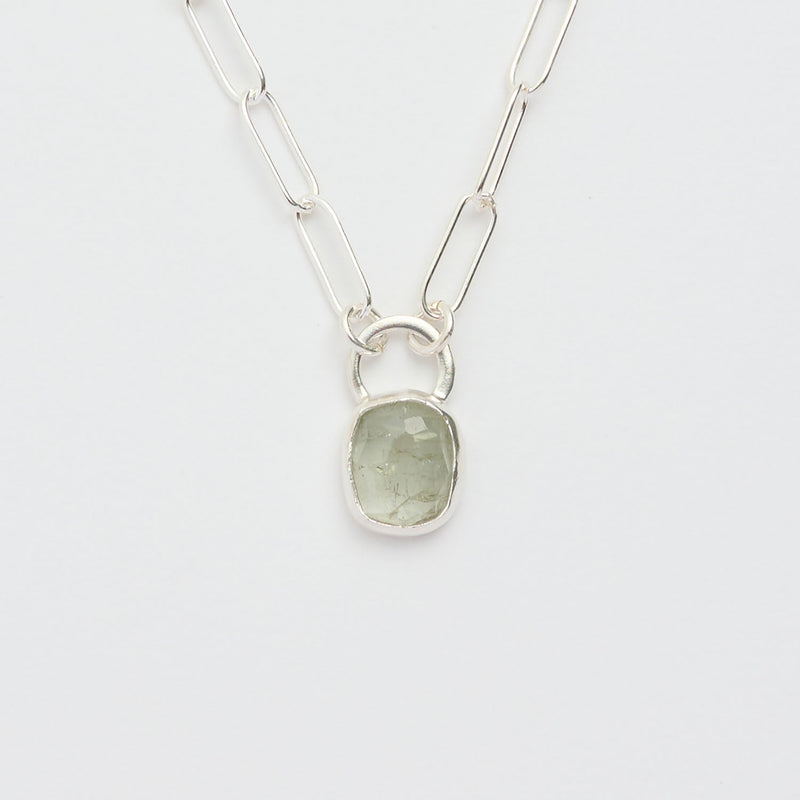 3月誕生石アクアマリンのシルバーネックレス