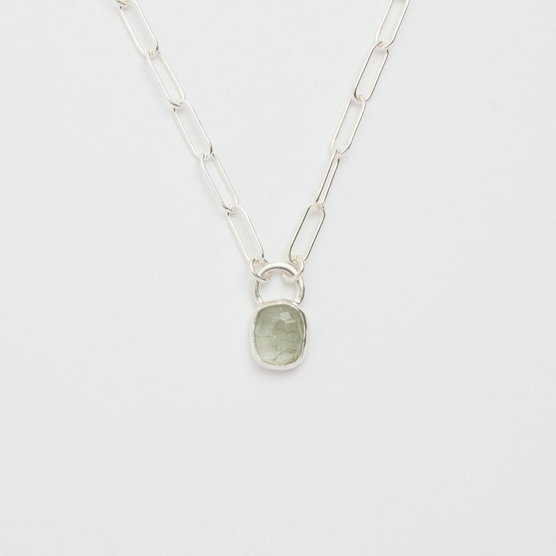 3月誕生石アクアマリンのシルバーネックレス