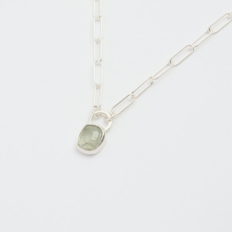 3月誕生石アクアマリンのシルバーネックレス