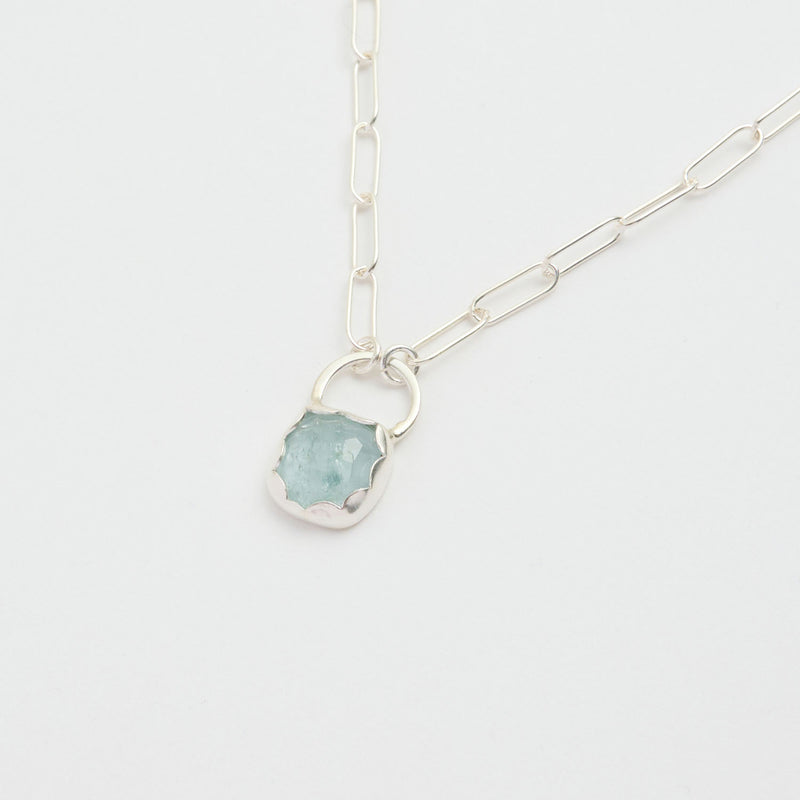 3月誕生石アクアマリンのシルバーネックレス