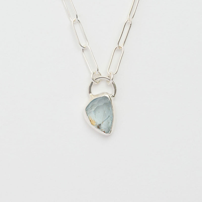 3月誕生石アクアマリンのシルバーネックレス