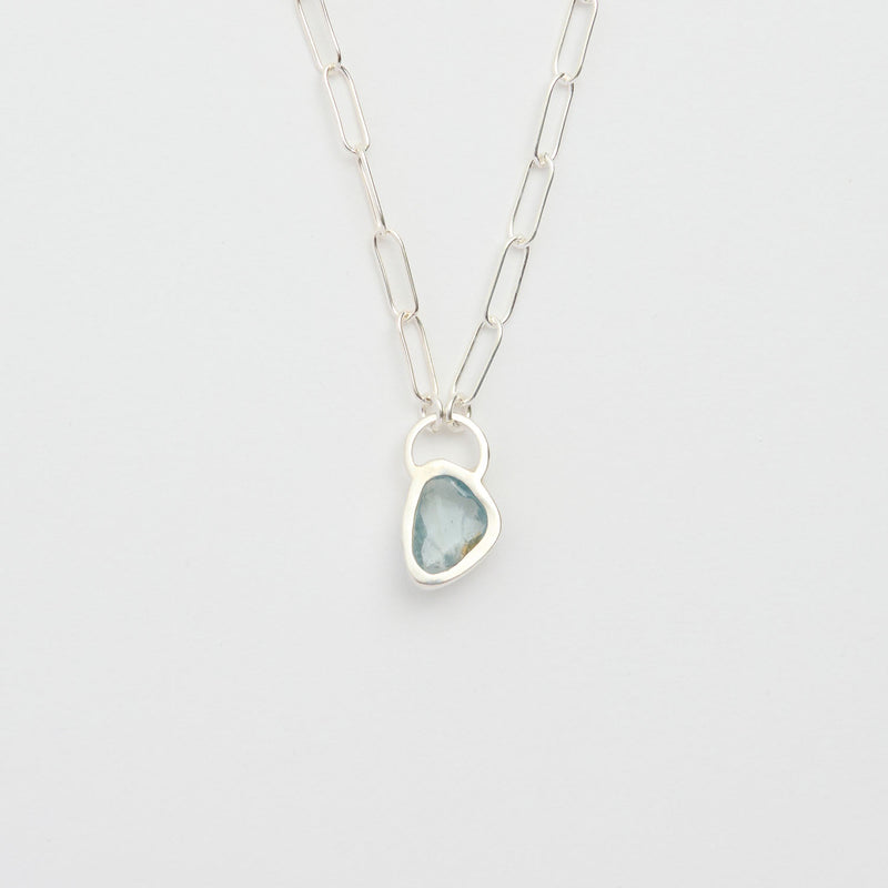 3月誕生石アクアマリンのシルバーネックレス