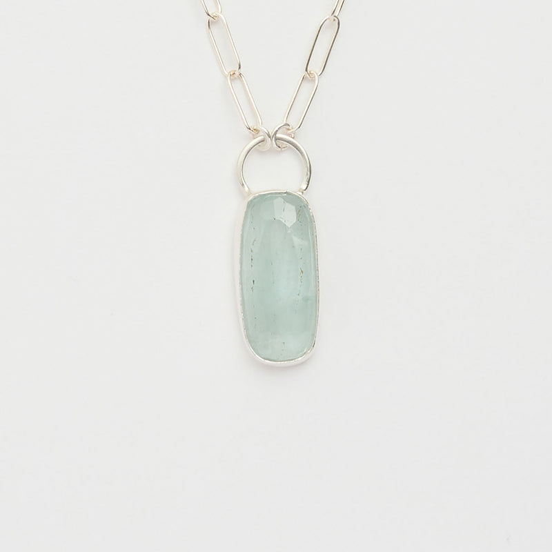 3月誕生石アクアマリンのシルバーネックレス