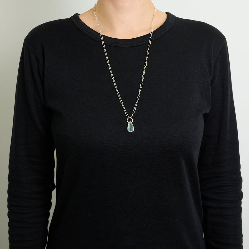 3月誕生石アクアマリンのシルバーネックレス