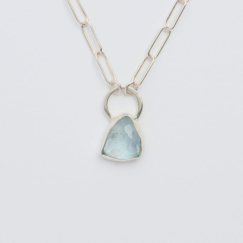 3月誕生石アクアマリンのシルバーネックレス