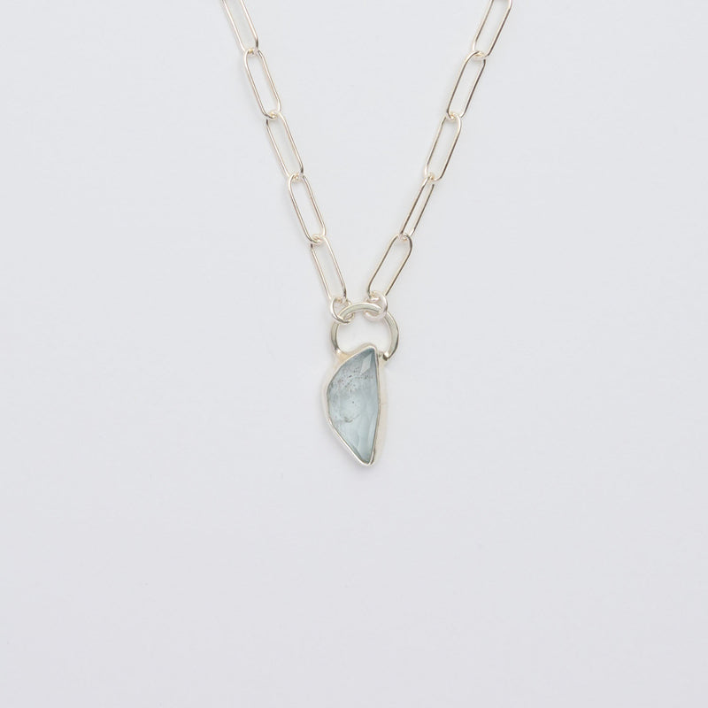 3月誕生石アクアマリンのシルバーネックレス