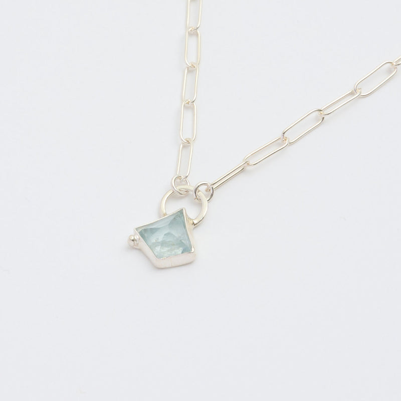 3月誕生石アクアマリンのシルバーネックレス