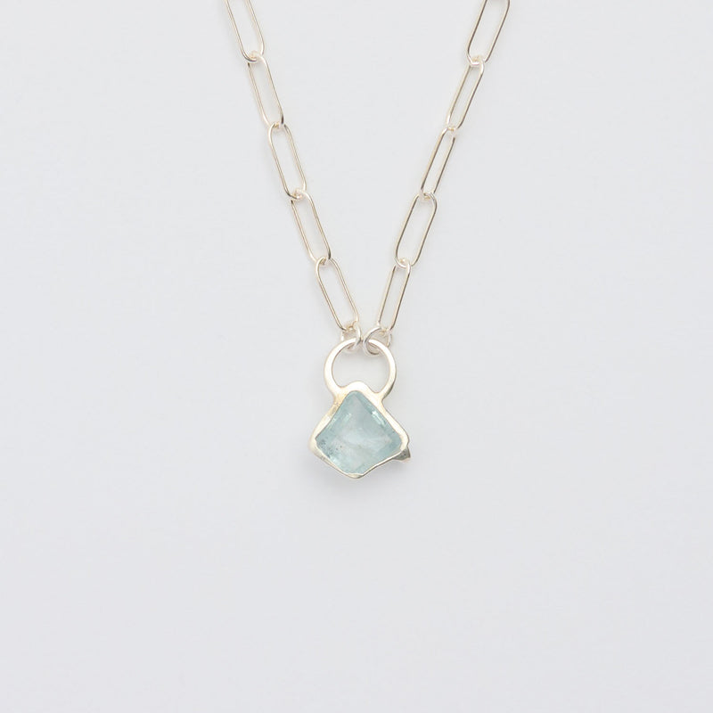 3月誕生石アクアマリンのシルバーネックレス