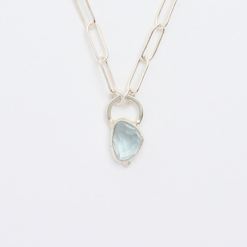 3月誕生石アクアマリンのシルバーネックレス
