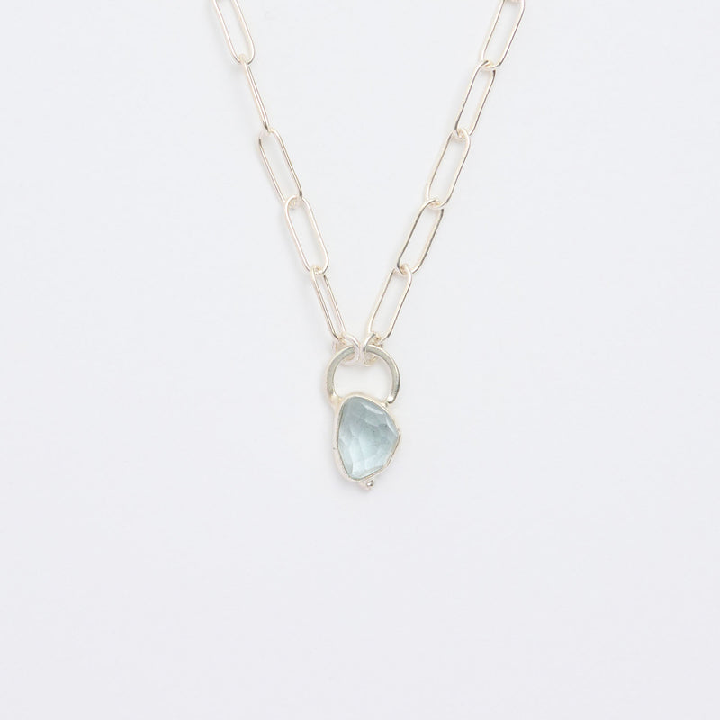 3月誕生石アクアマリンのシルバーネックレス