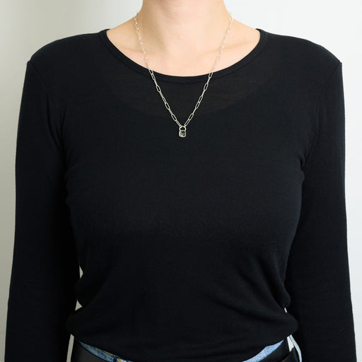 10月誕生石トルマリンのシルバーネックレス