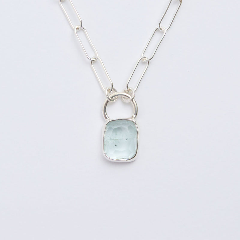 3月誕生石アクアマリンのシルバーネックレス