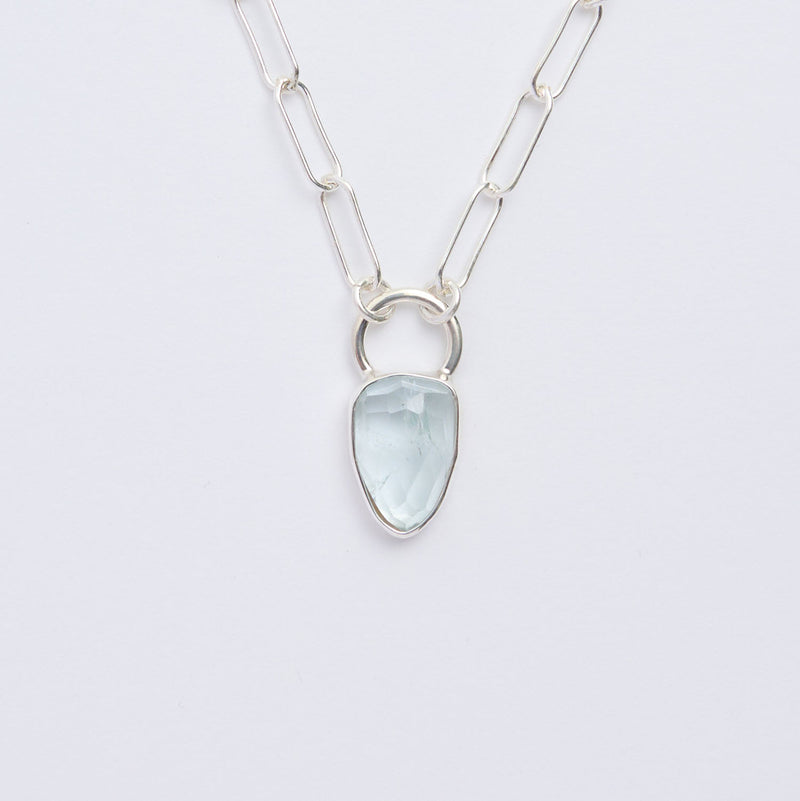 3月誕生石アクアマリンのシルバーネックレス