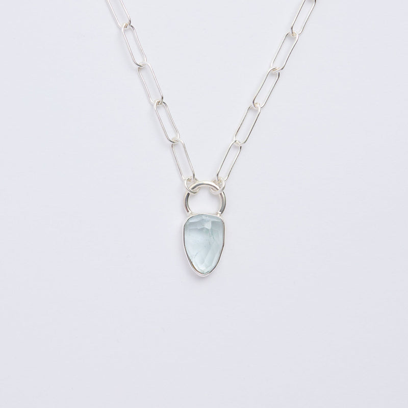 3月誕生石アクアマリンのシルバーネックレス