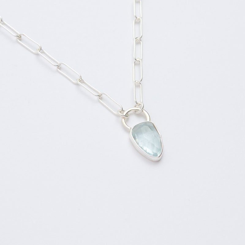 3月誕生石アクアマリンのシルバーネックレス