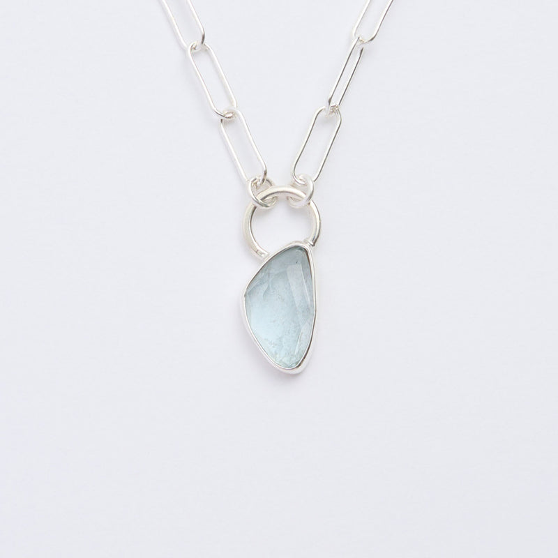 3月誕生石アクアマリンのシルバーネックレス